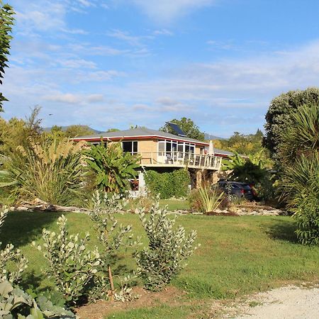 Labyrinth Gardens Guest House Takaka Esterno foto