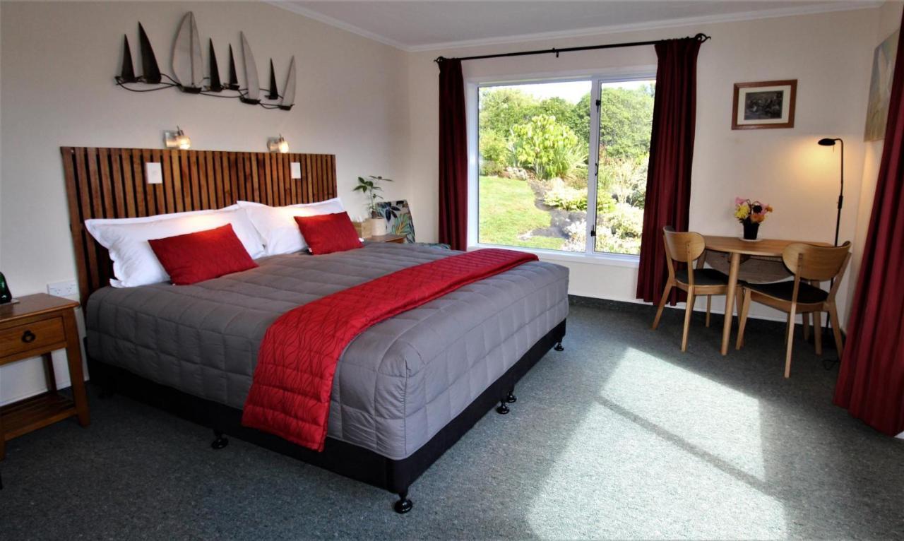 Labyrinth Gardens Guest House Takaka Esterno foto