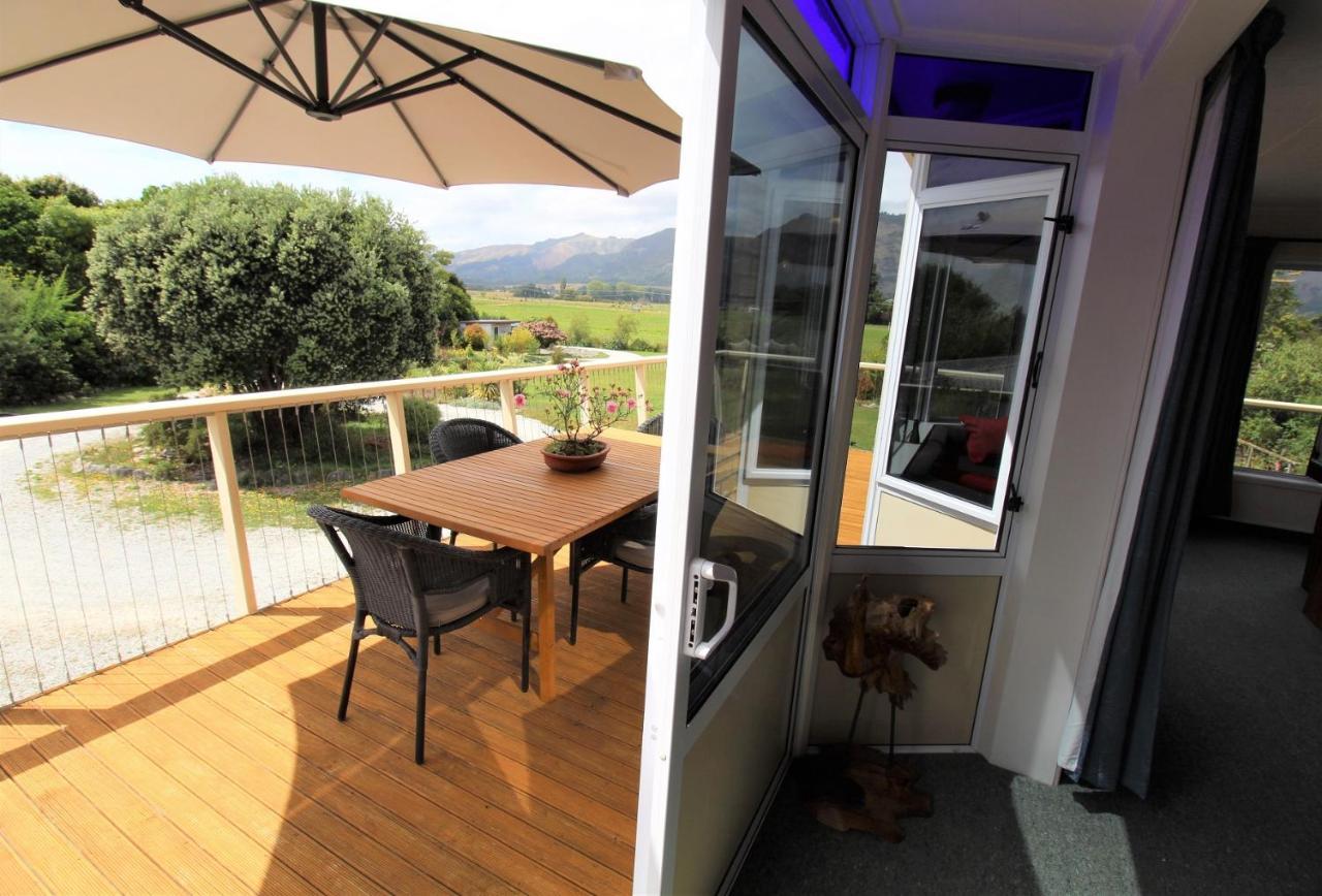 Labyrinth Gardens Guest House Takaka Esterno foto