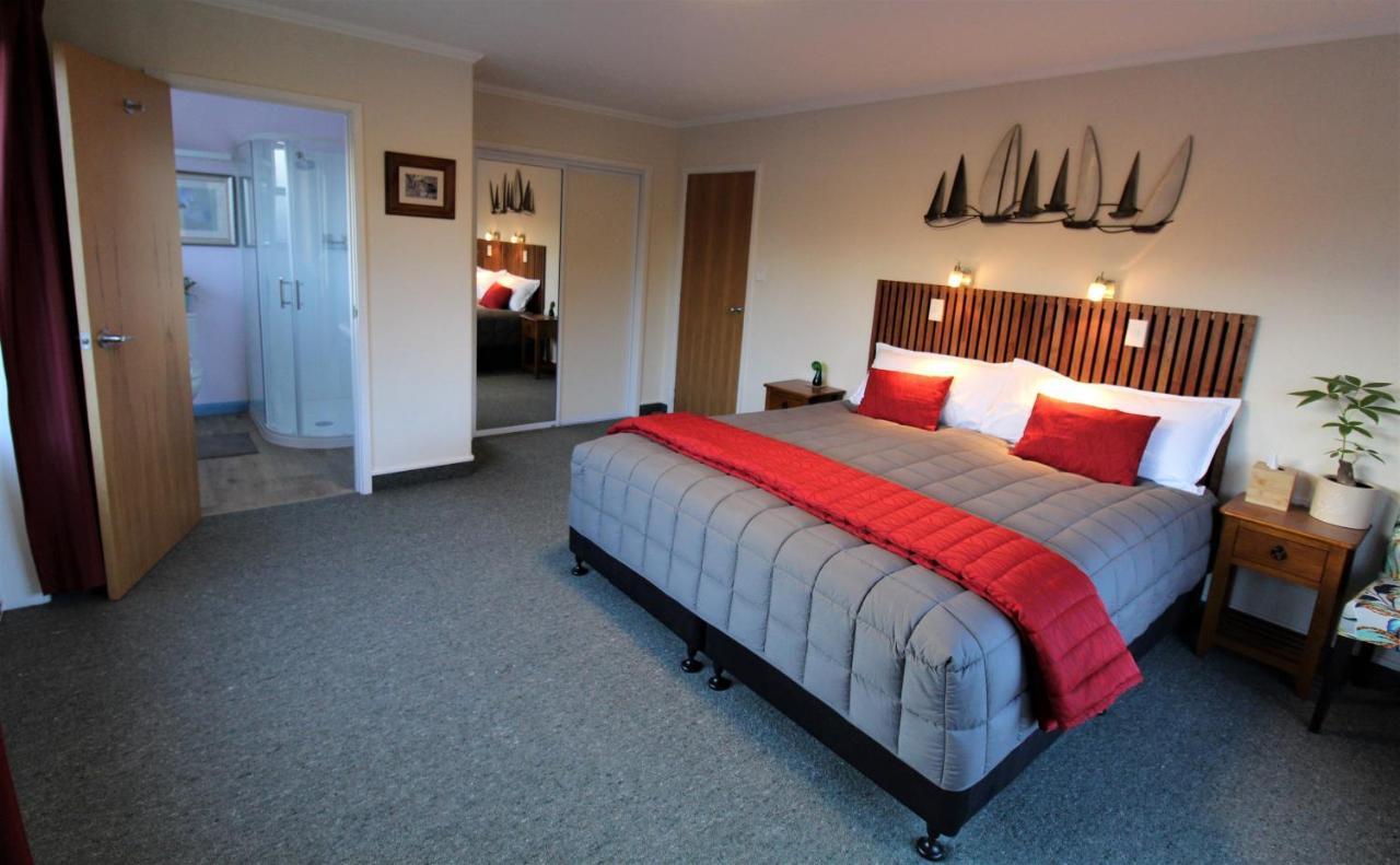 Labyrinth Gardens Guest House Takaka Esterno foto