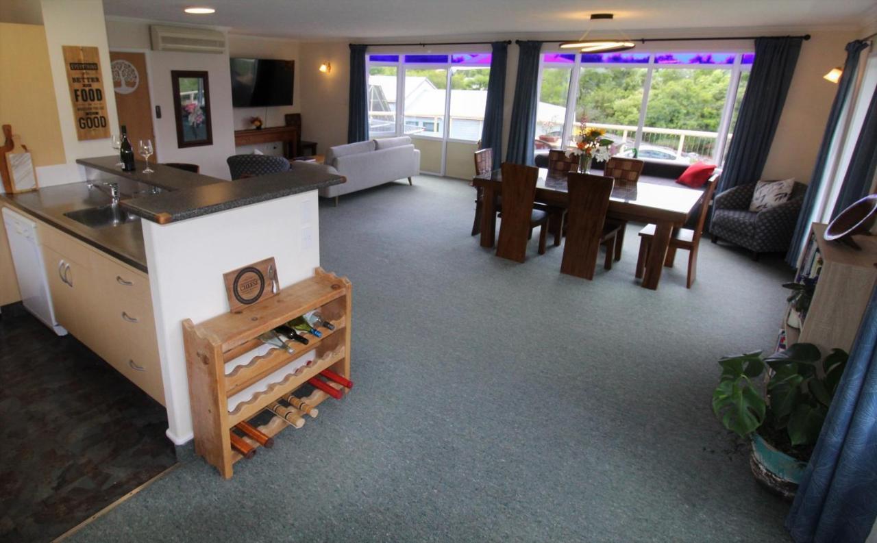 Labyrinth Gardens Guest House Takaka Esterno foto