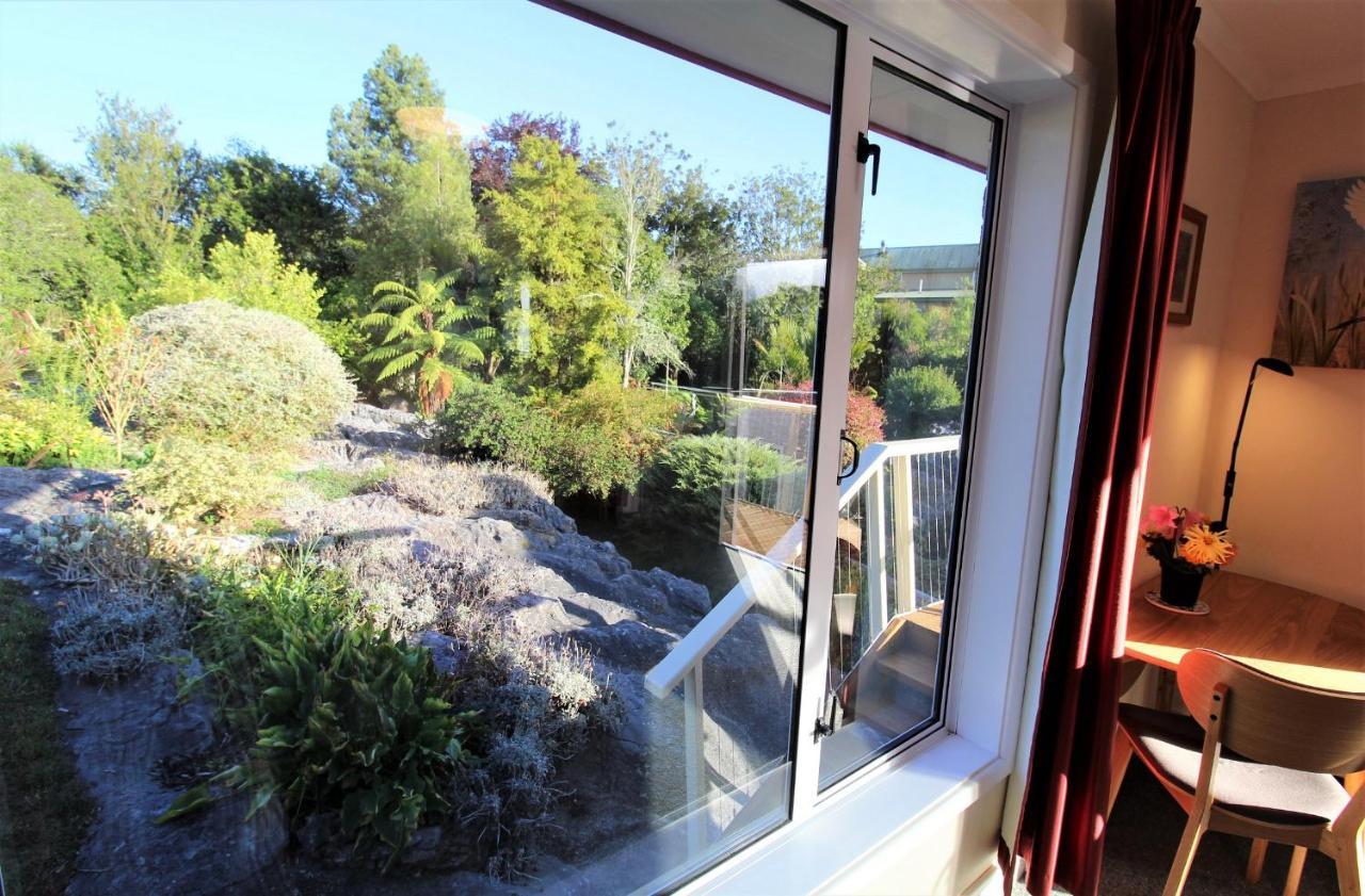 Labyrinth Gardens Guest House Takaka Esterno foto