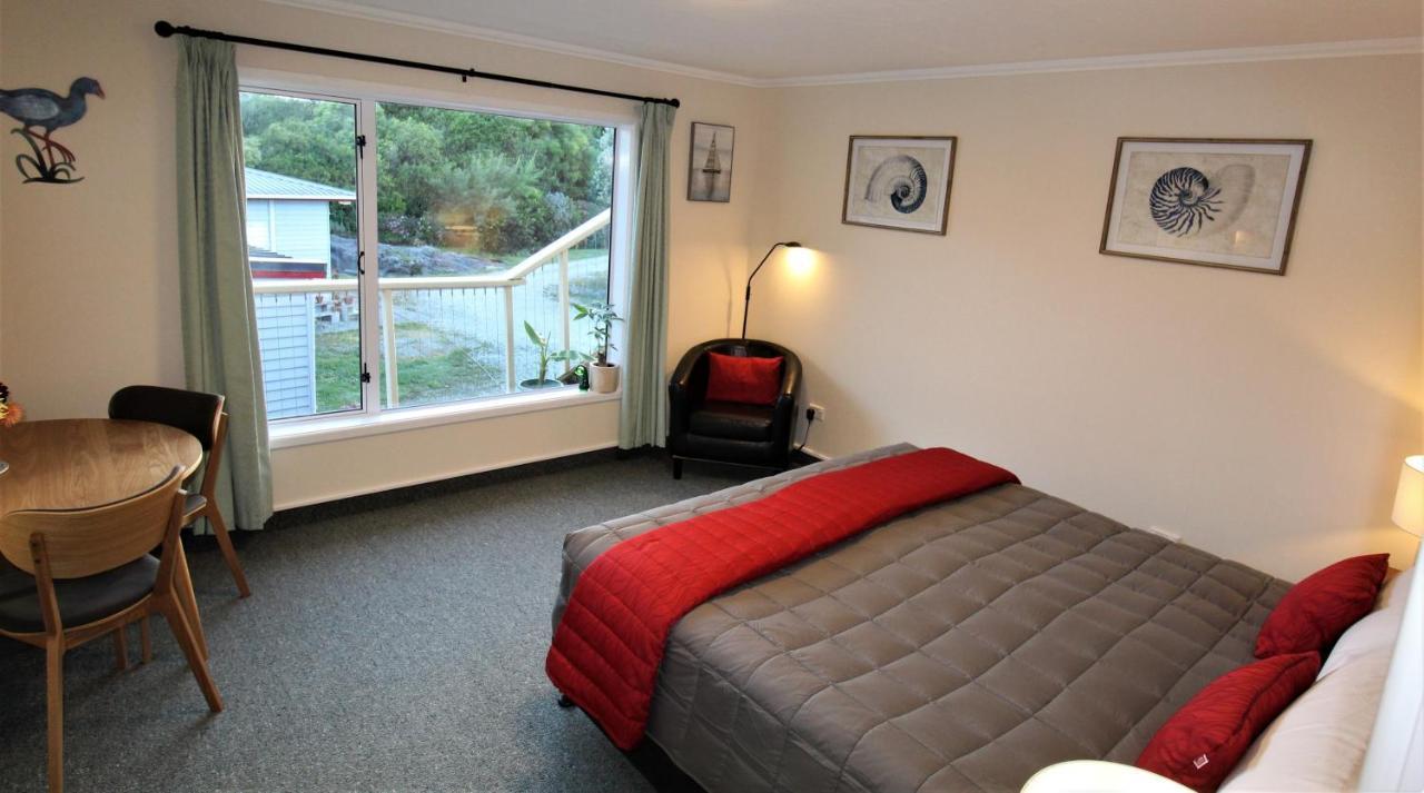 Labyrinth Gardens Guest House Takaka Esterno foto