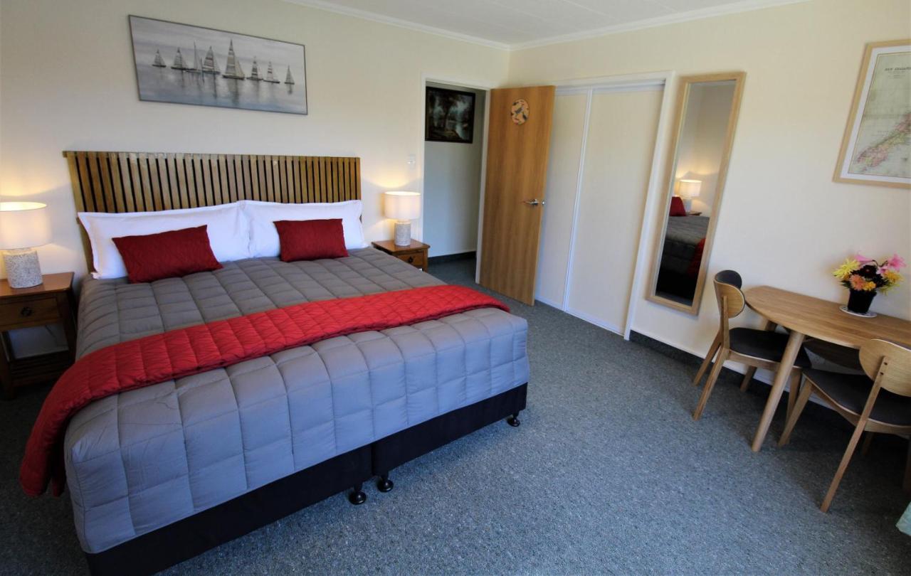 Labyrinth Gardens Guest House Takaka Esterno foto