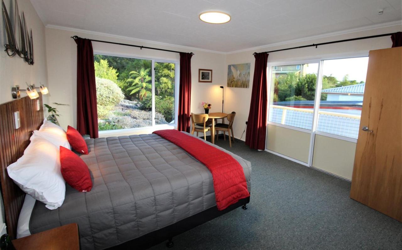 Labyrinth Gardens Guest House Takaka Esterno foto
